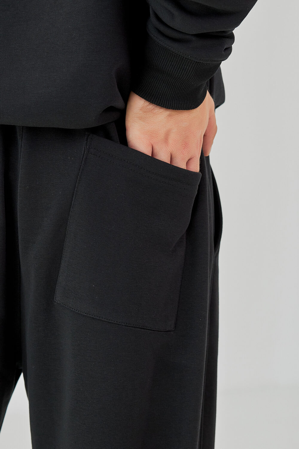 Чоловічі спортивні штани банани з щільного трикотажу