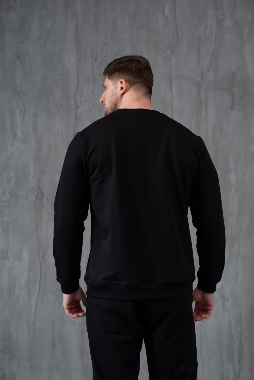 Чоловічий світшот з м’якого трикотажу у базовому стилі