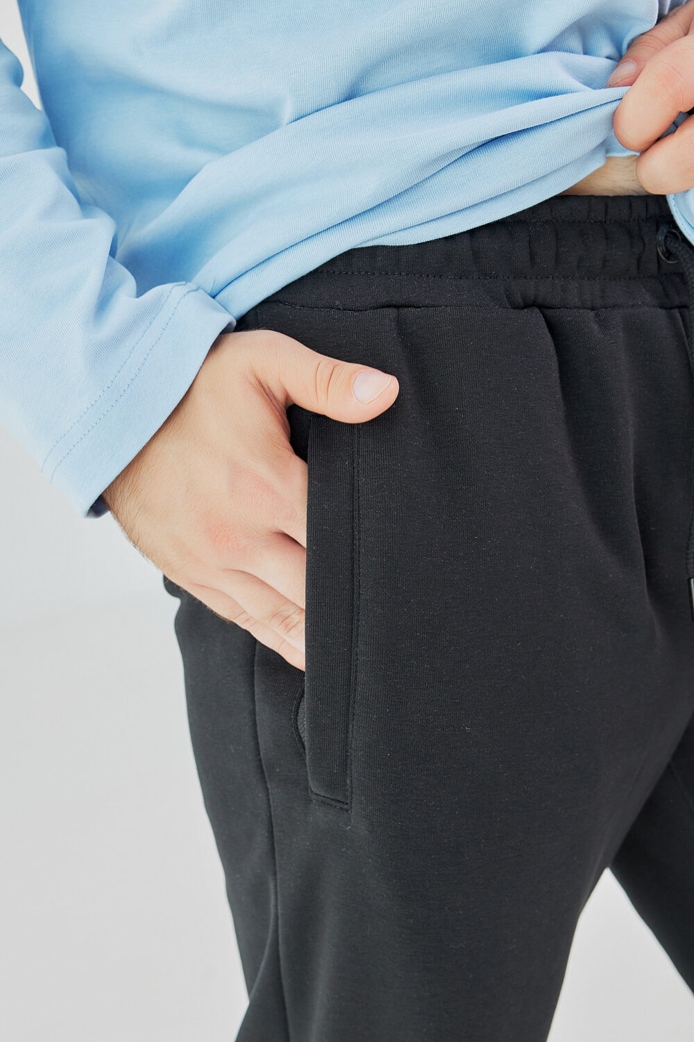 Чоловічі спортивні штани прямого крою з щільної трикотажної тканини