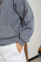 Жіноча кофта на замку з капюшоном оверсайз на блискавці