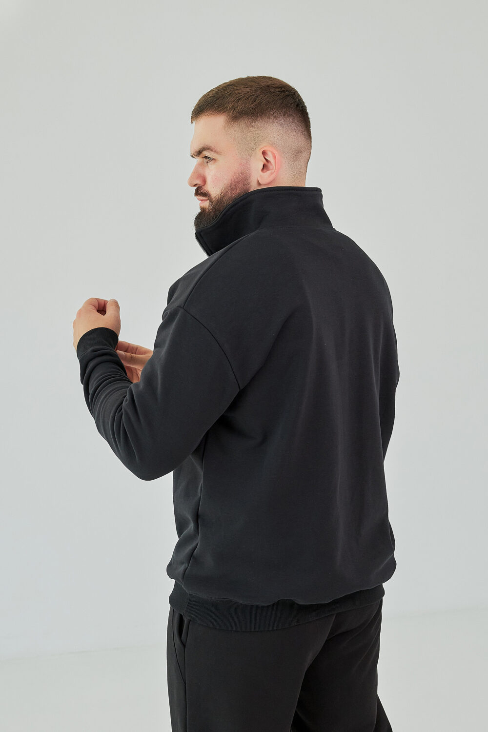 Чоловіча кофта на короткому замку з щільного трикотажу