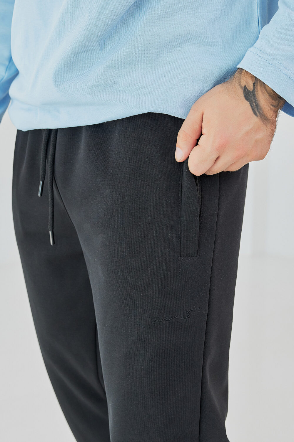 Чоловічі спортивні штани прямого крою з щільної трикотажної тканини