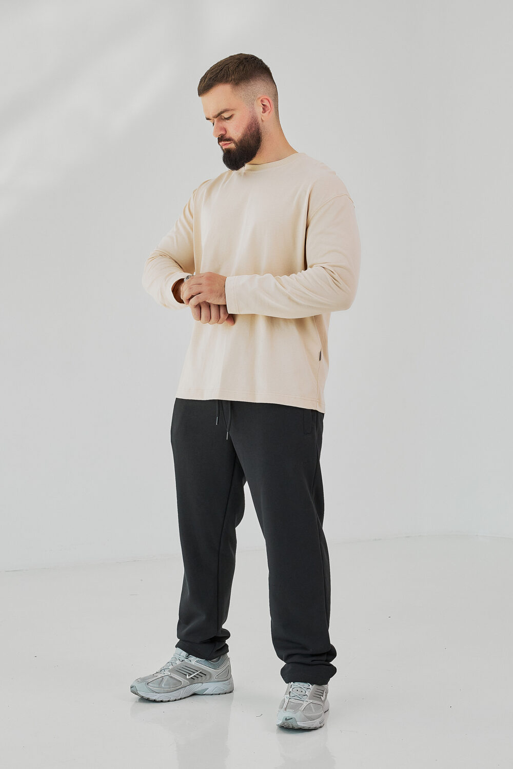 Чоловічі спортивні штани прямого крою з щільної трикотажної тканини