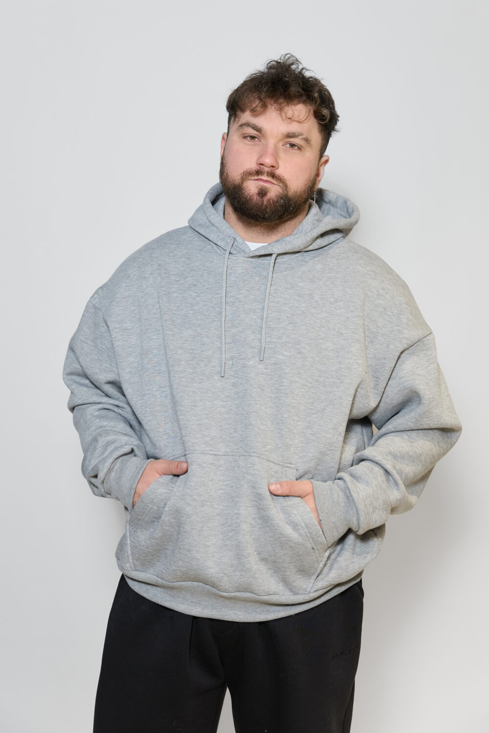 Чоловіче худі з капюшоном — тепле, щільне, oversize стиль