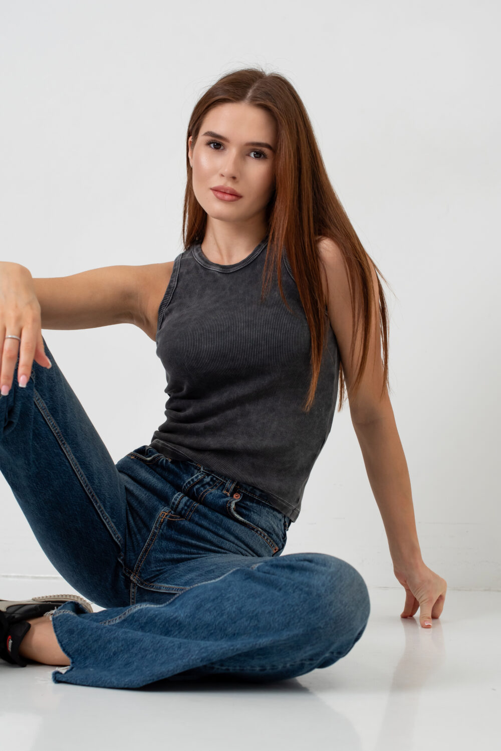 Жіноча майка кашкорсе приталена базова без рукавів