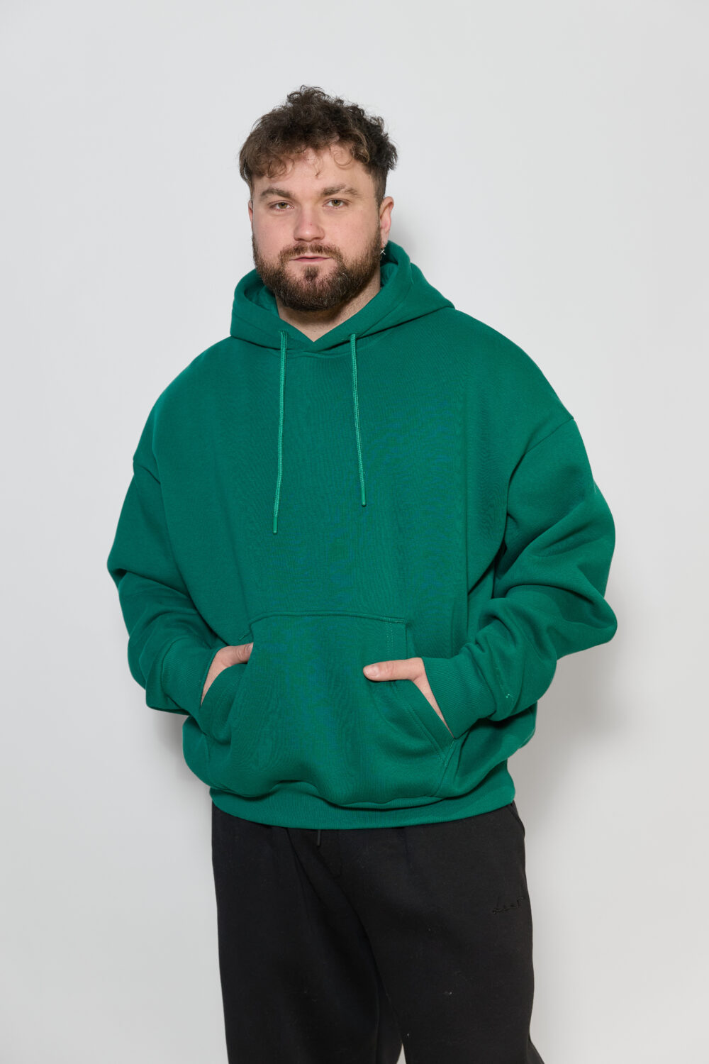 Чоловіче худі з капюшоном — тепле, щільне, oversize стиль