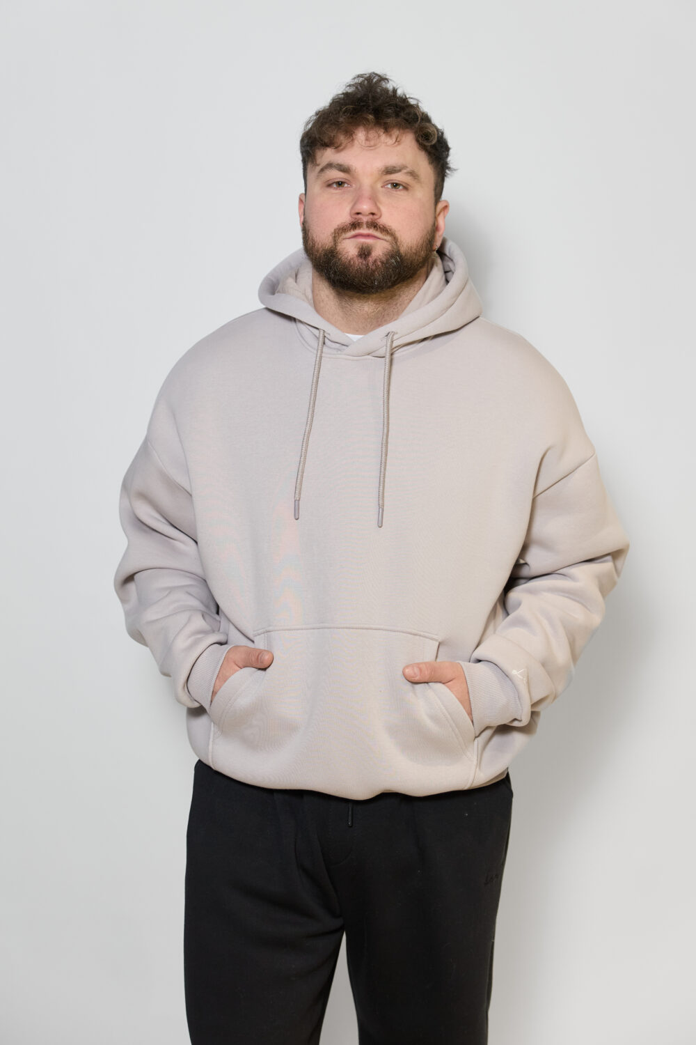 Чоловіче худі з капюшоном — тепле, щільне, oversize стиль