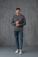 Чоловічий світшот з м’якого трикотажу у базовому стилі