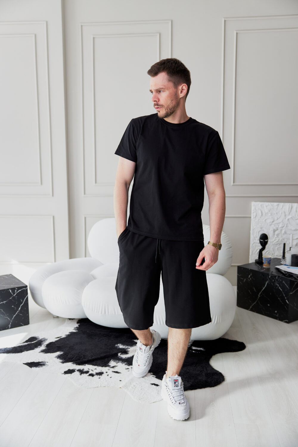 Чоловічі спортивні шорти прямого крою з трикотажу