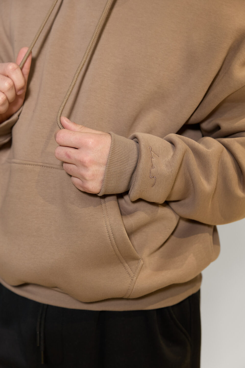 Чоловіче худі з капюшоном — тепле, щільне, oversize стиль