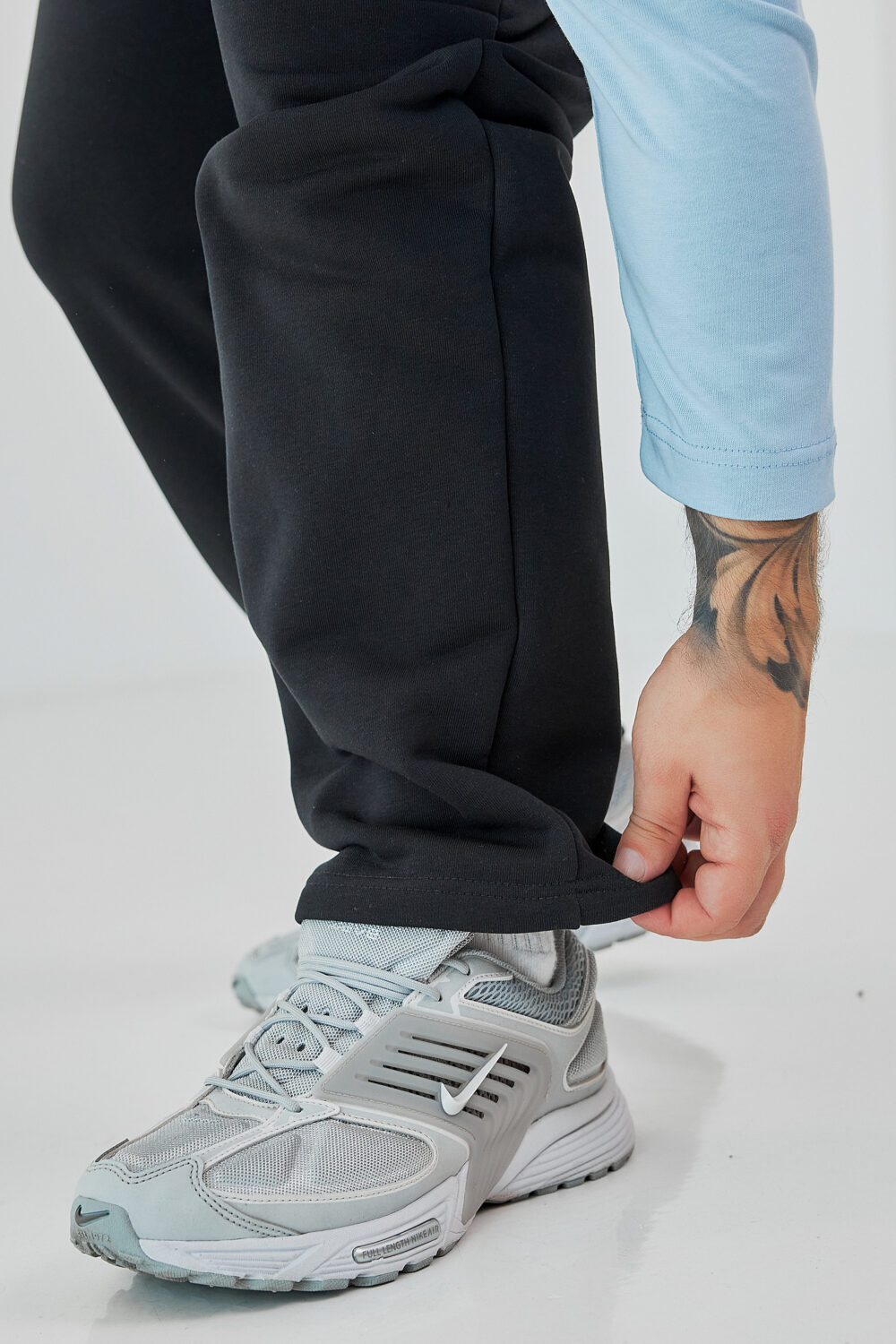 Чоловічі спортивні штани прямого крою з щільної трикотажної тканини