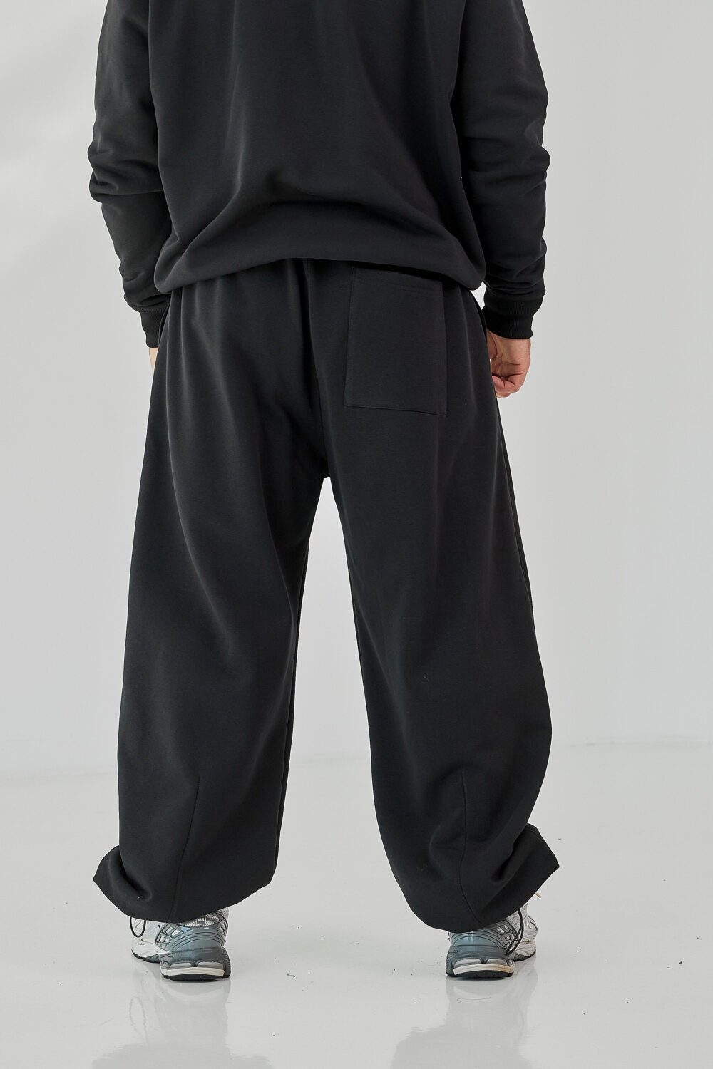 Чоловічі спортивні штани банани з щільного трикотажу