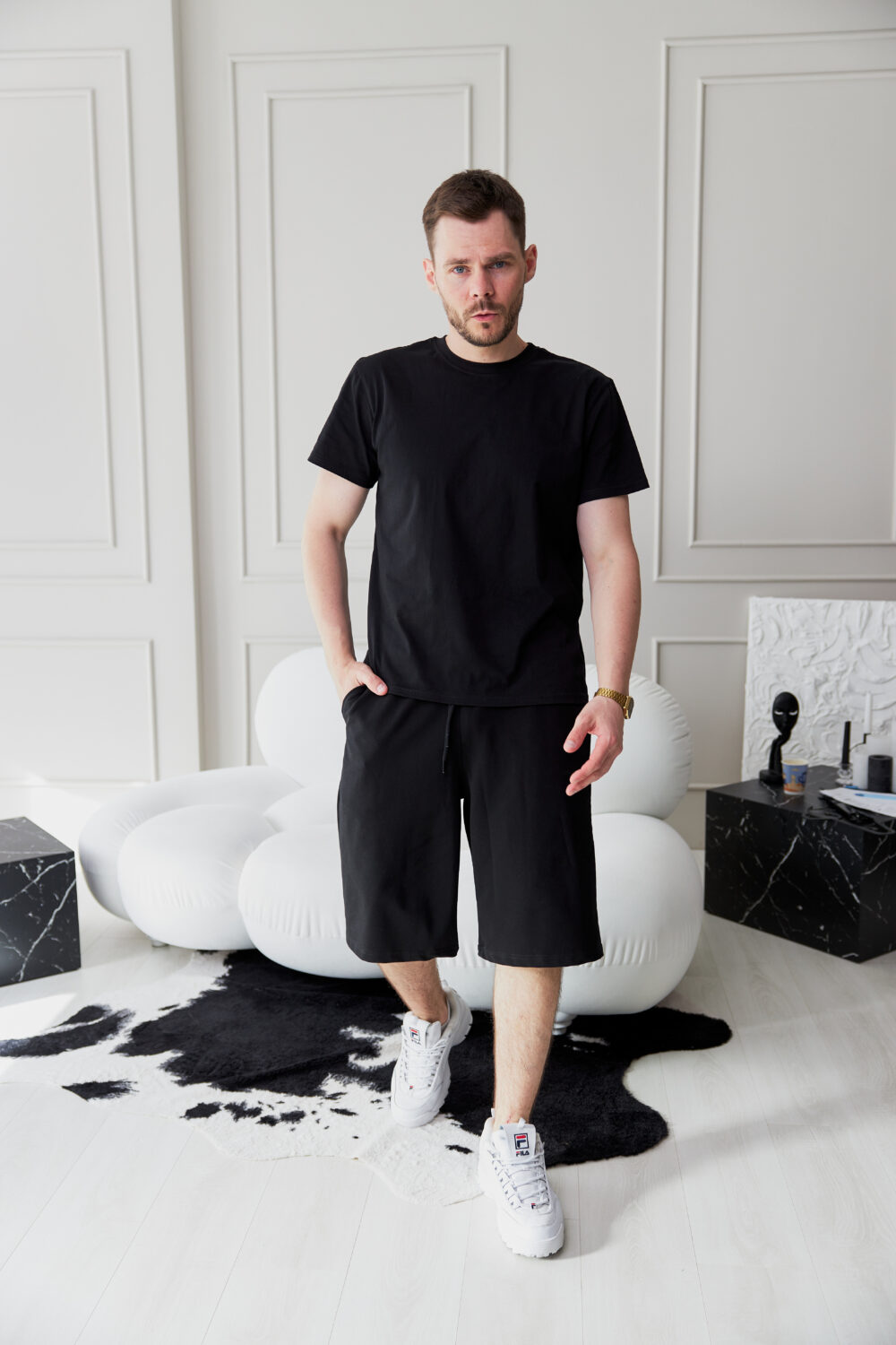 Чоловічі спортивні шорти прямого крою з трикотажу