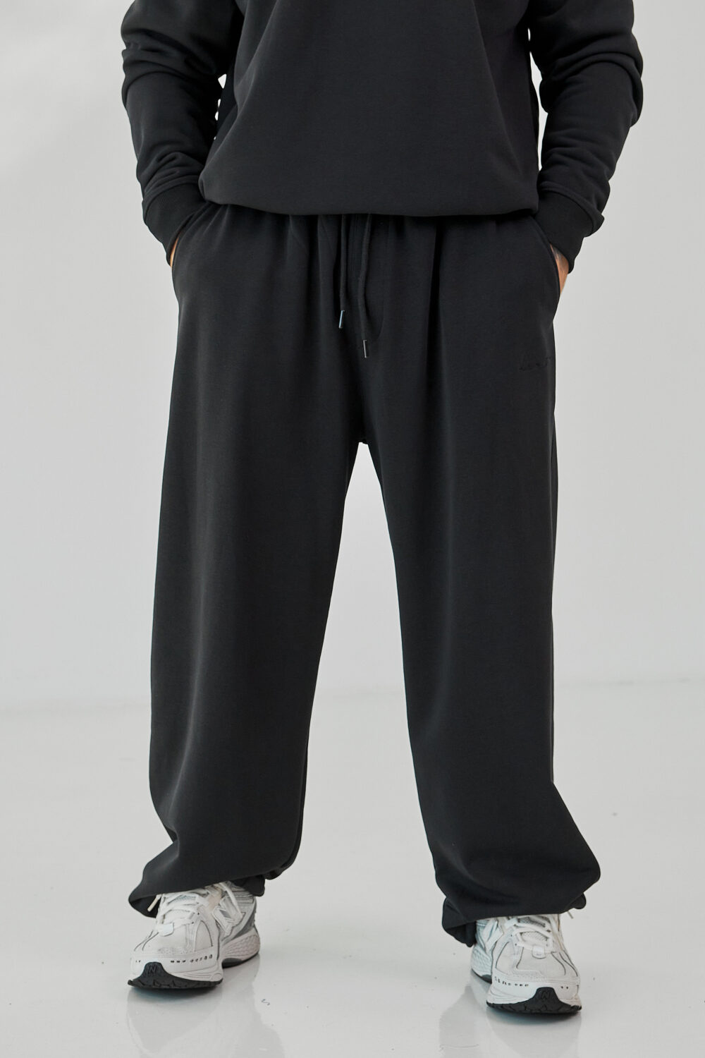 Чоловічі спортивні штани банани з щільного трикотажу