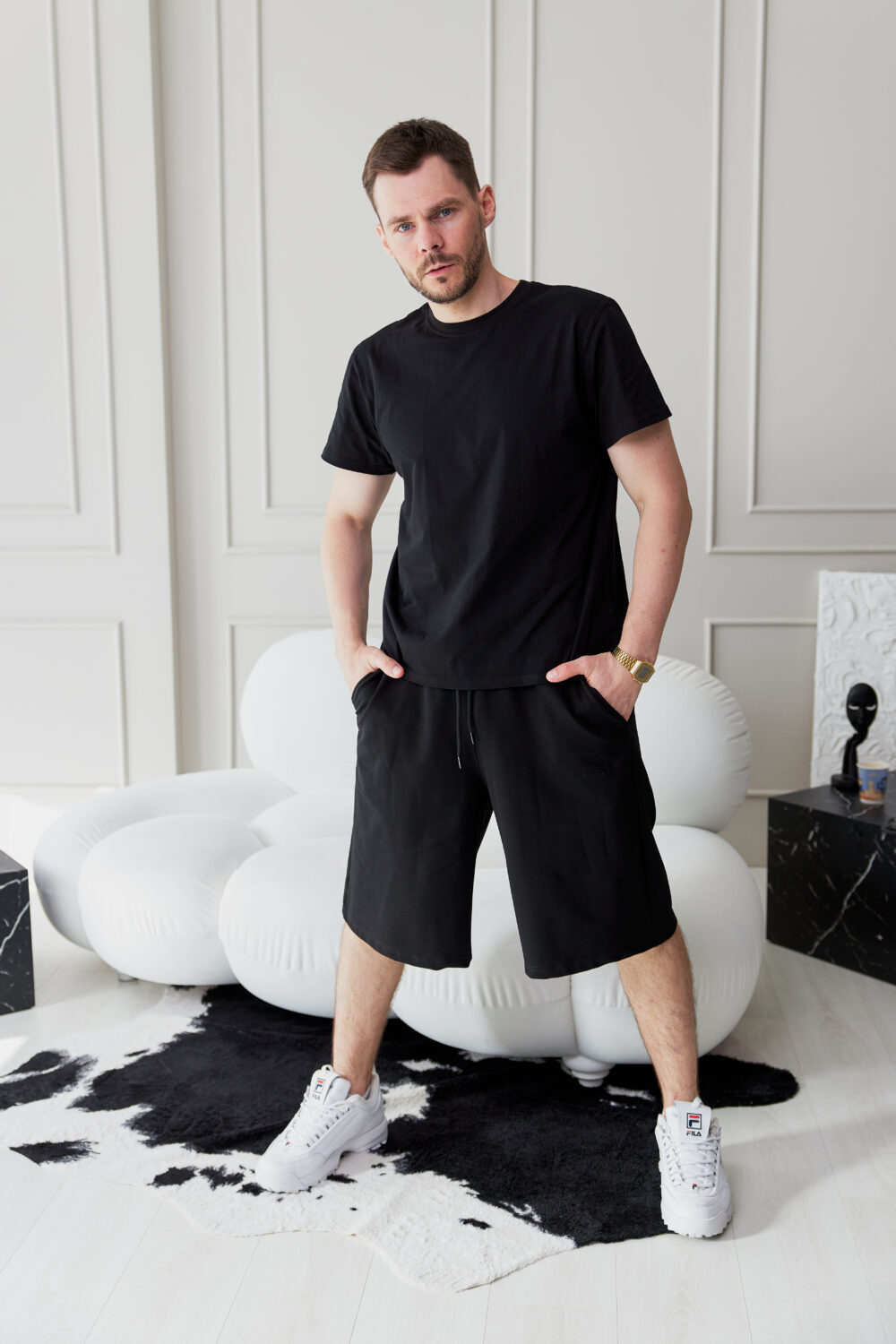 Чоловічі спортивні шорти прямого крою з трикотажу