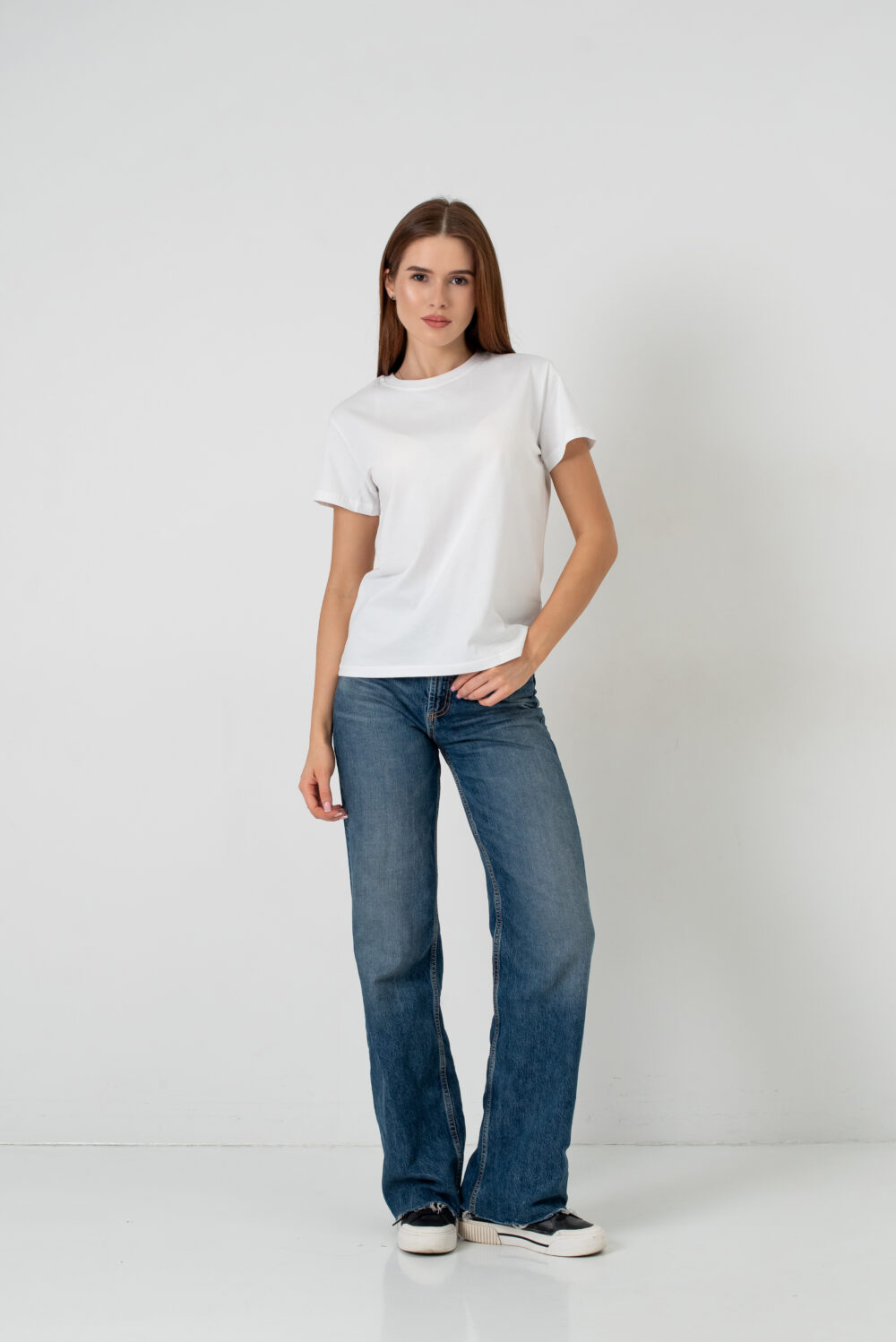 Жіноча футболка класична базова бавовняна повсякденна комфортна