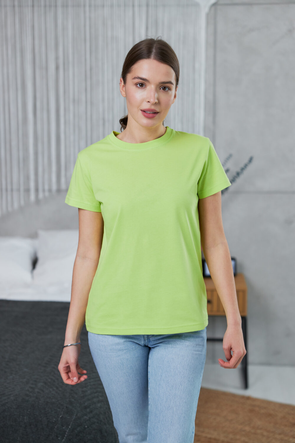 Жіноча футболка класична базова бавовняна повсякденна комфортна