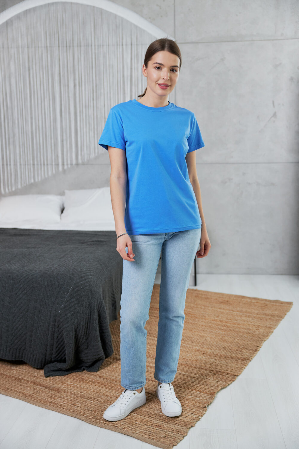 Жіноча футболка класична базова бавовняна повсякденна комфортна