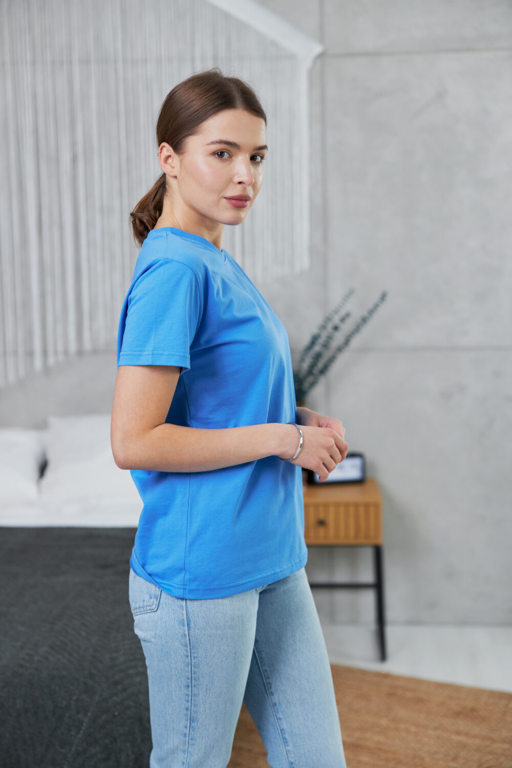 Жіноча футболка класична базова бавовняна повсякденна комфортна