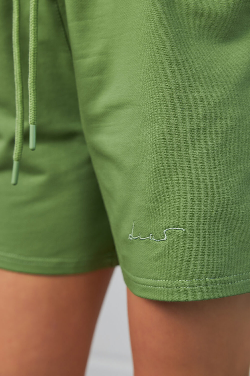 Жіночі шорти вільного крою спортивні повсякденні на резинці