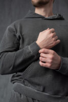 Чоловічий спортивний костюм з капюшоном та джогерами