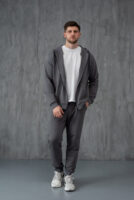 Чоловіча кофта на блискавці з капюшоном — легка та універсальна