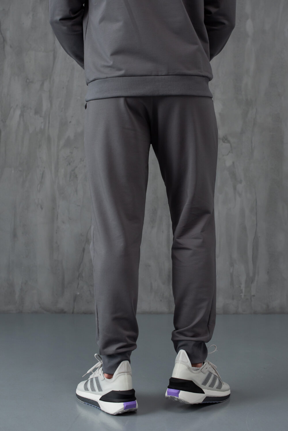 Чоловічі штани — чіткий силует і акуратна посадка