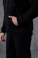 Чоловіча кофта на блискавці з капюшоном — легка та універсальна