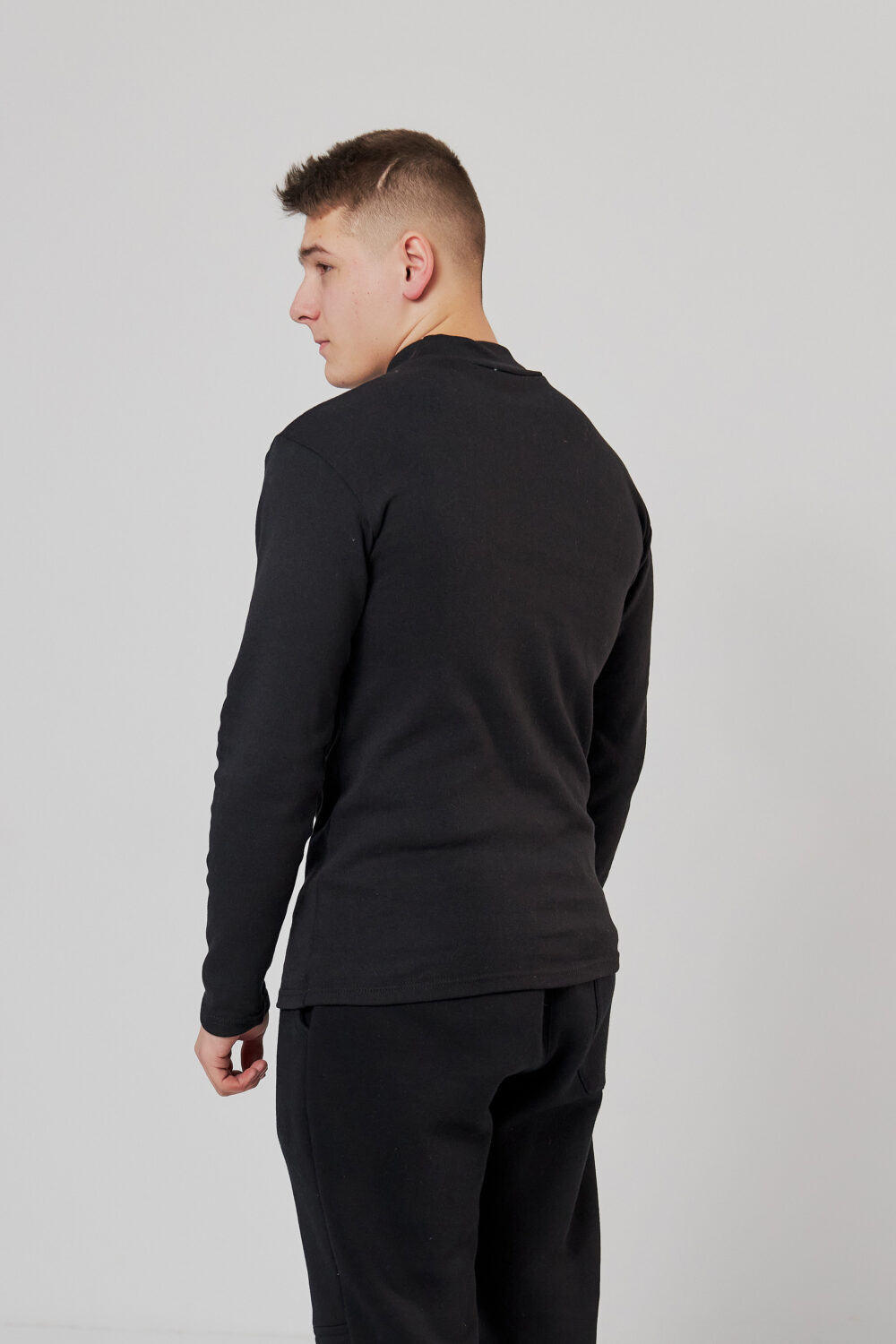 Чоловічий гольф з начосом високий комір базовий