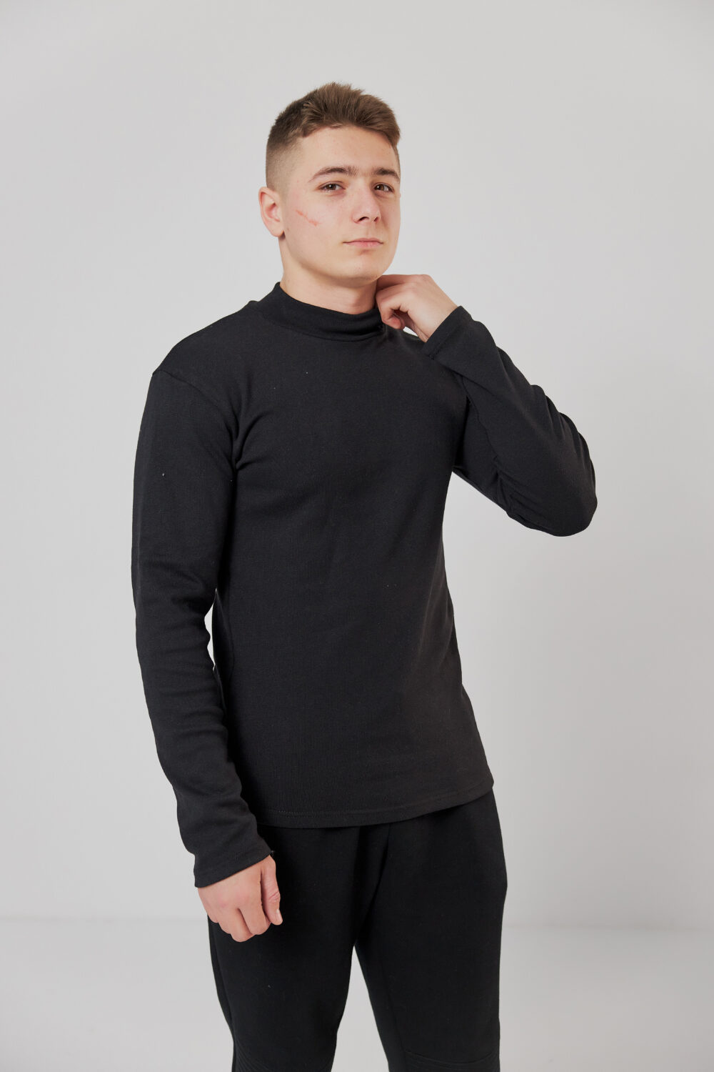 Чоловічий гольф з начосом високий комір базовий