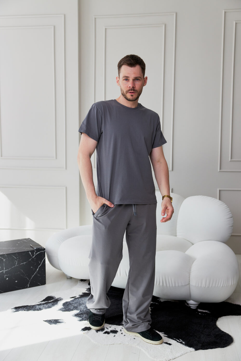 Чоловічі класичні штани вільного силуету