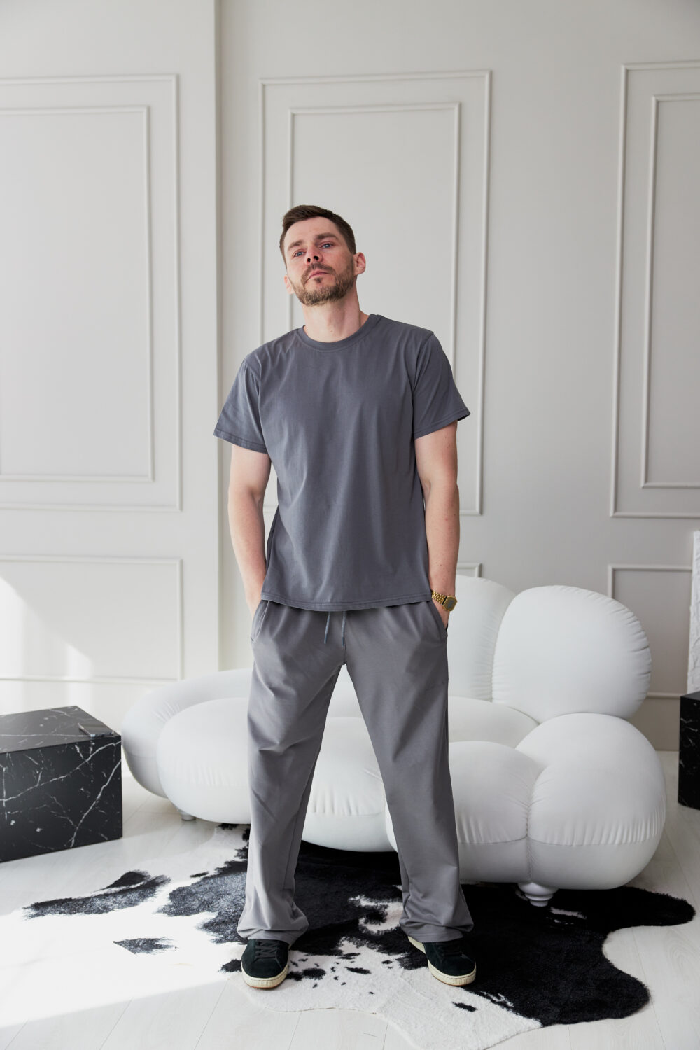 Чоловічі класичні штани вільного силуету