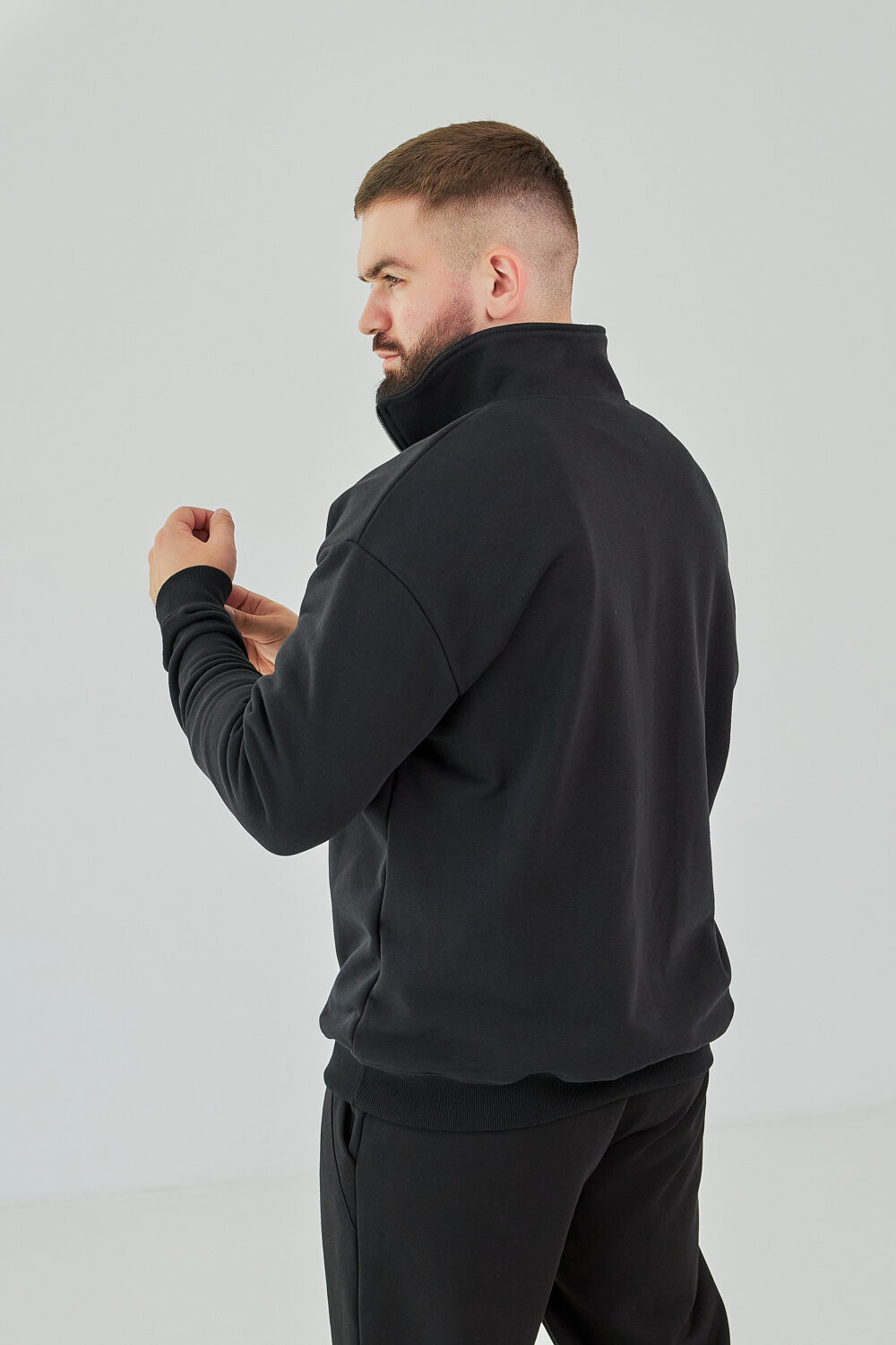 Чоловіча кофта на короткому замку з щільного трикотажу