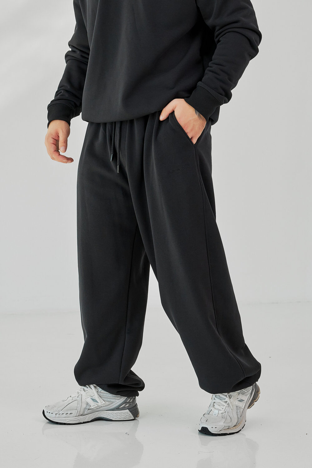 Чоловічі спортивні штани банани з щільного трикотажу