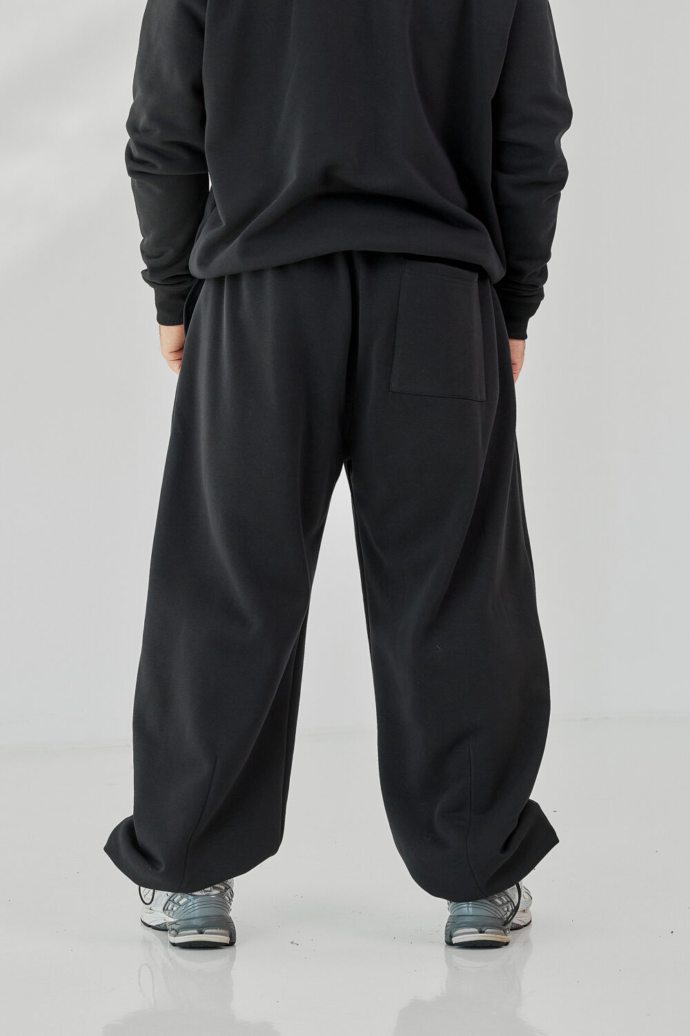 Чоловічі спортивні штани банани з щільного трикотажу