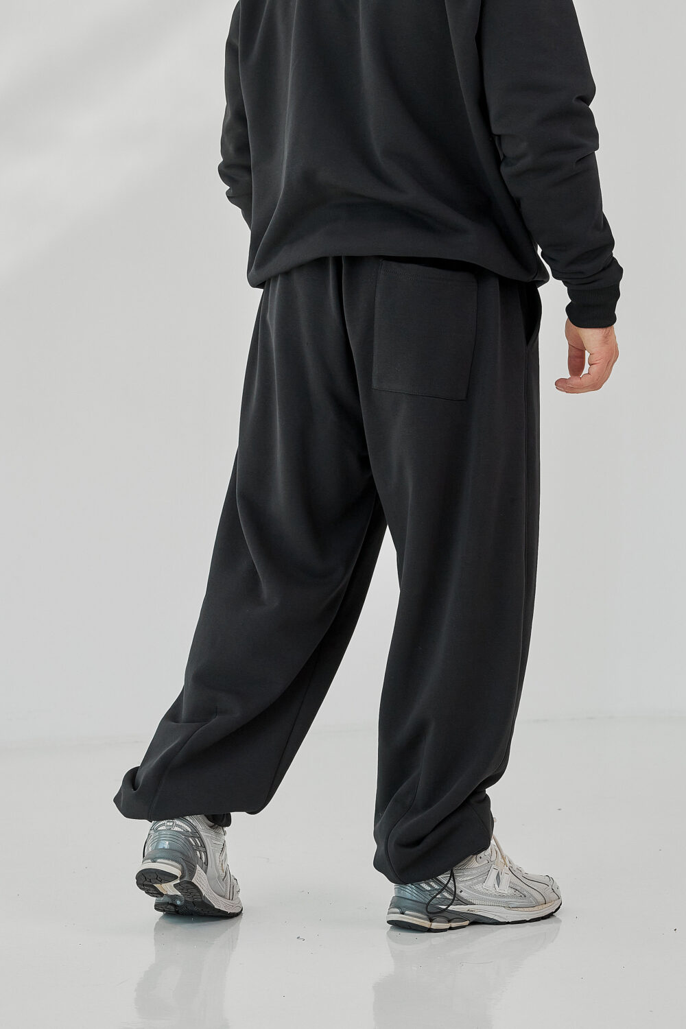 Чоловічі спортивні штани банани з щільного трикотажу