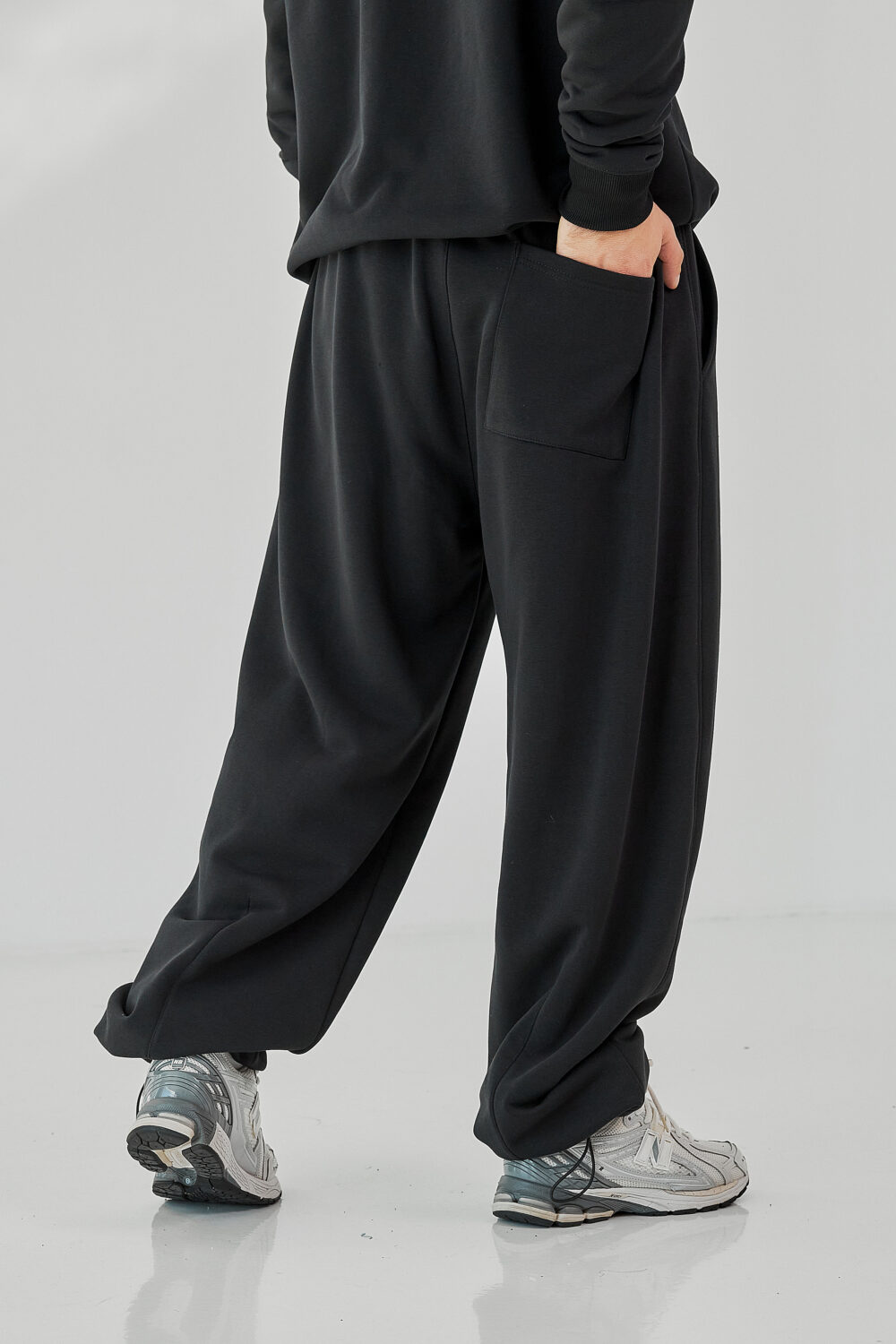 Чоловічі спортивні штани банани з щільного трикотажу