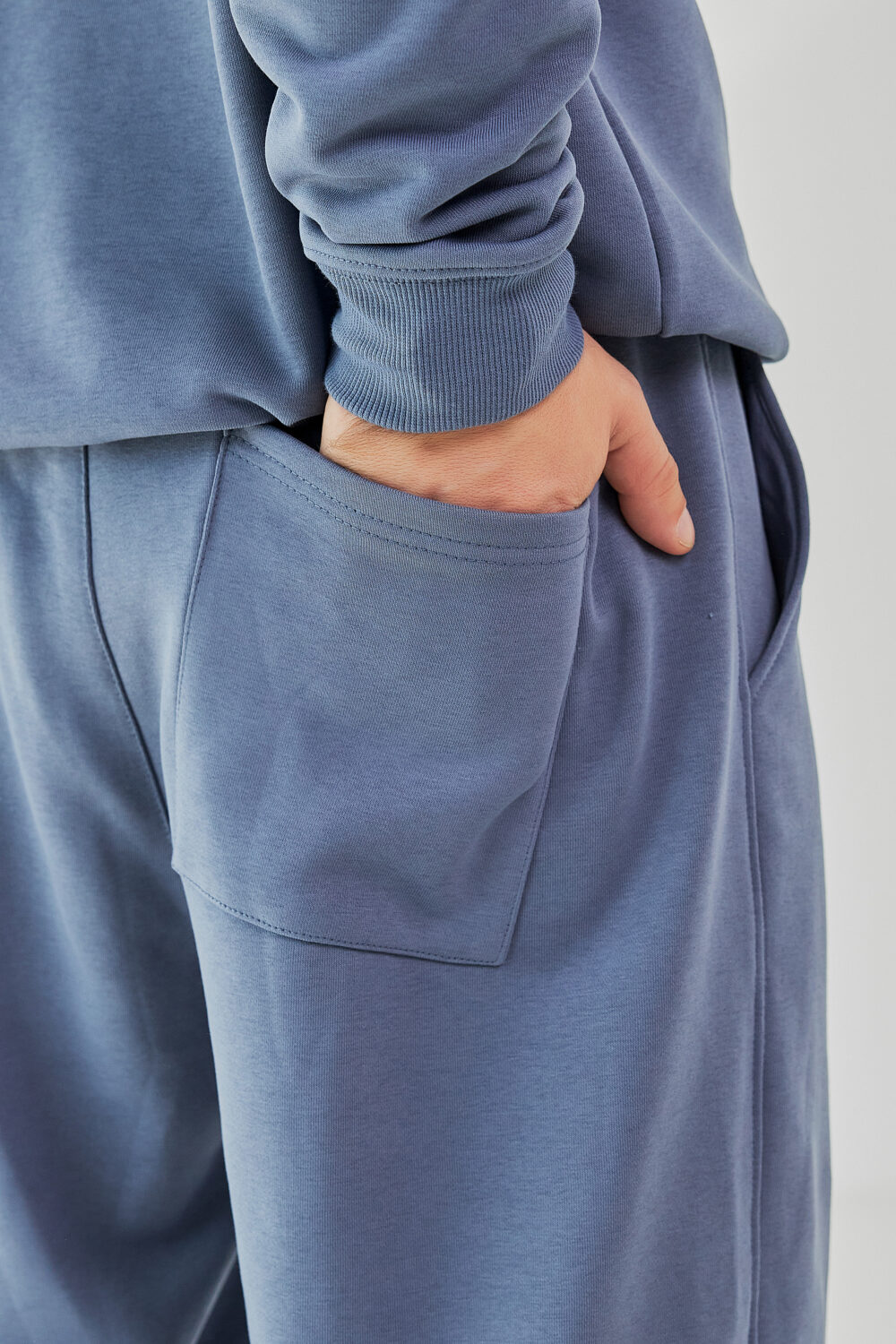 Чоловічі спортивні штани банани з щільного трикотажу