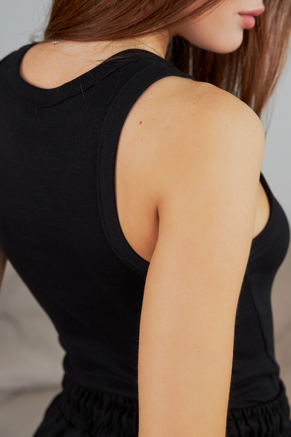 Жіноча майка з тонкої кашкорсе приталена базова