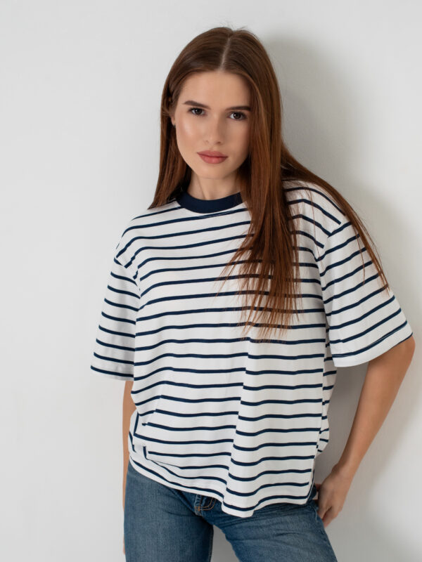 Жіноча футболка в смужку oversize стрейч кулір базова стильна