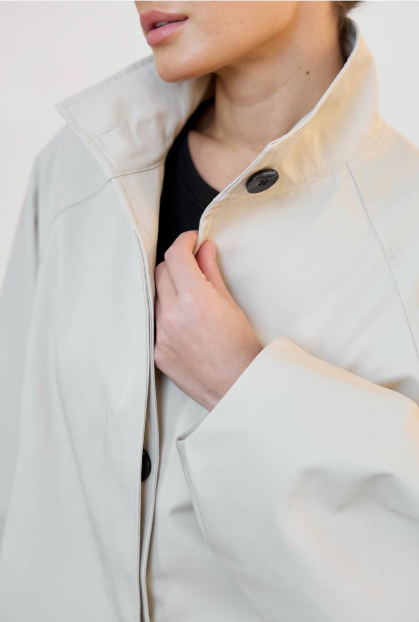 Тренч із мʼяким обʼємним силуетом